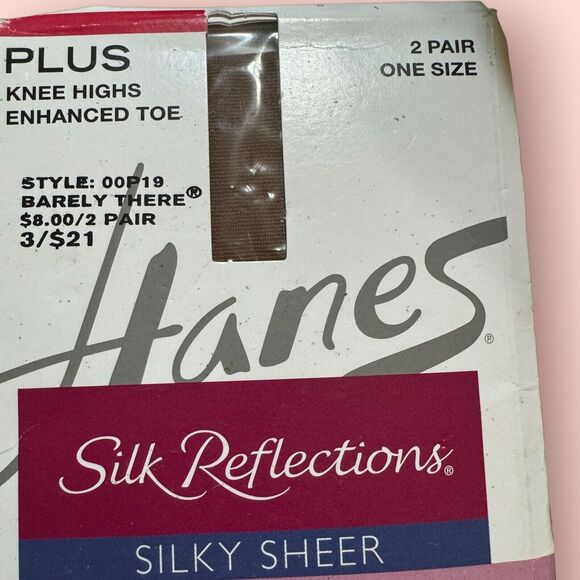 Hanes Silk Reflections Plus Knee Highs Enhanced Toe One Size 2 pair Barely There - Picture 7 of 16
